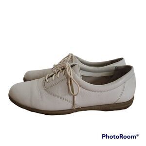 Easy Spirit Women's Motion Lace Up Oxford Anti-Gravity Comfort 7 Narrow 2A-4A